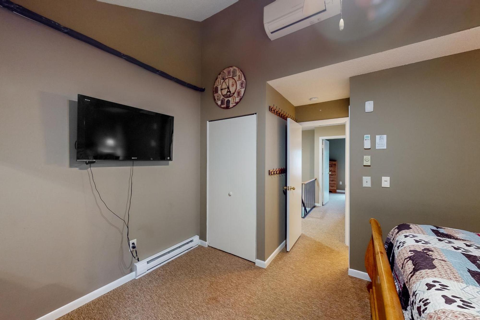 Leinemann Ski Haus McHenry Room photo